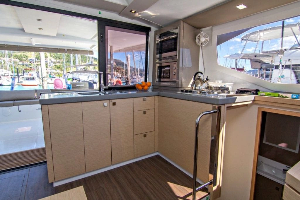 Mandala Fountaine Pajot Lucia 40 — image 3