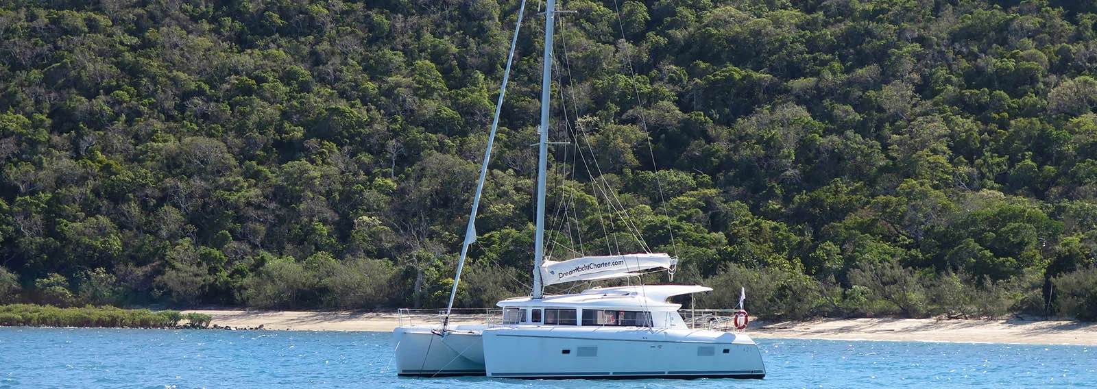 Traviata Lagoon 421 sailing catamaran in the Whitsundays