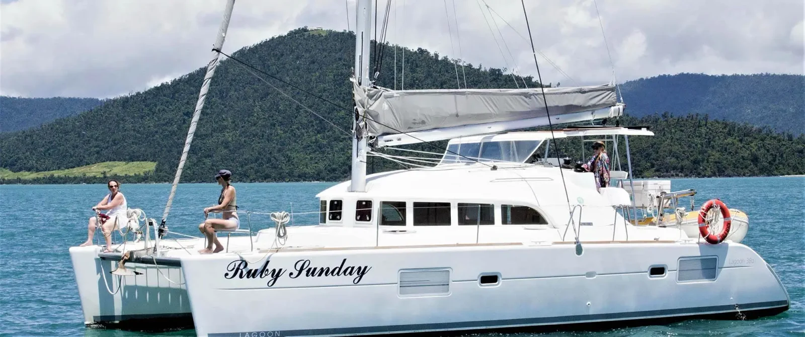 SV Ruby Sunday sailing catamaran in the Whitsundays