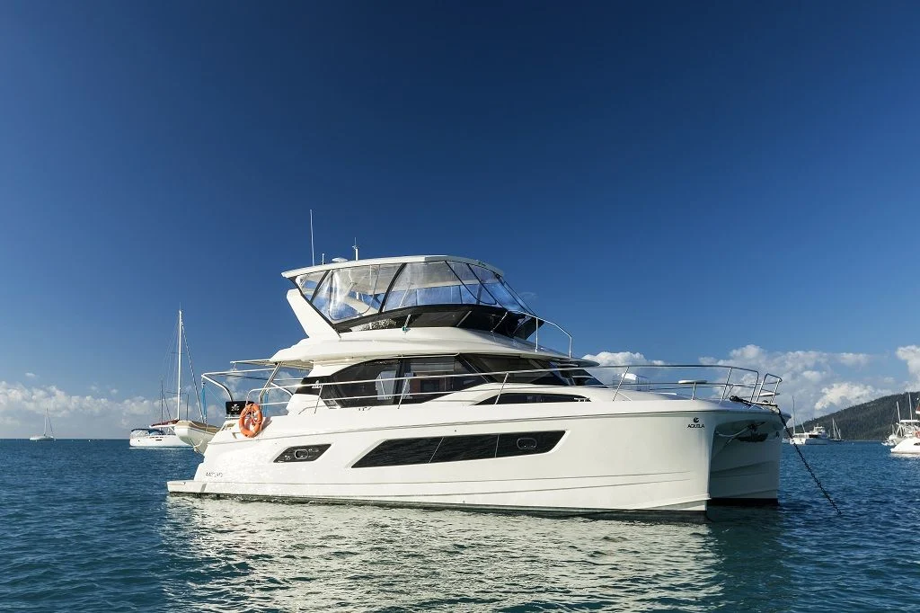 Champagne Sunset charter vessel