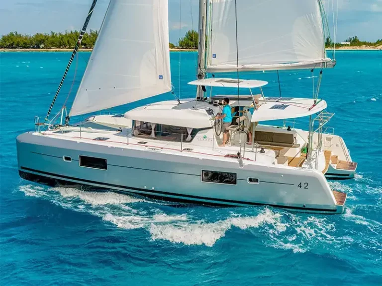 SV Lawless sailing in the Whitsundays